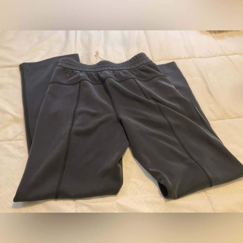 Lululemon new jogger pant, Size 6